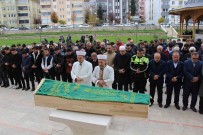 Imam Babanin En Aci Görevi Açiklamasi Öldürülen Üniversite Ögrencisi Oglunun Cenaze Namazini Kildirdi Haberi