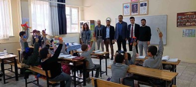 Oyuncak Kardesligi Projesi 590 Çocugun Yüzünü Güldürdü