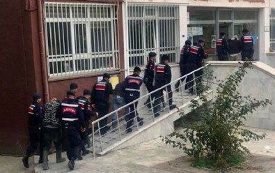 Ankara merkezli 5 ildeki uyuşturucu operasyonunda 138 kişi gözaltına alındı