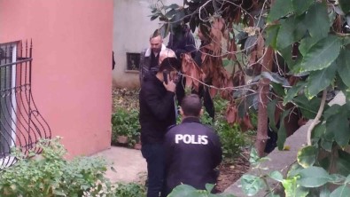 Bakirköy'de Tamir Için Çiktigi Çatidan Düsen Sahis Hayatini Kaybetti