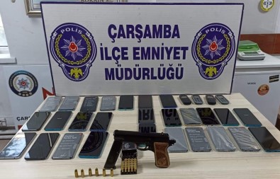 Çarsamba'da 31 Kaçak Telefon Ele Geçirildi