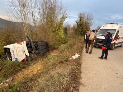 Yolcu Otobüsü Sarampole Devrildi Açiklamasi 39 Yarali