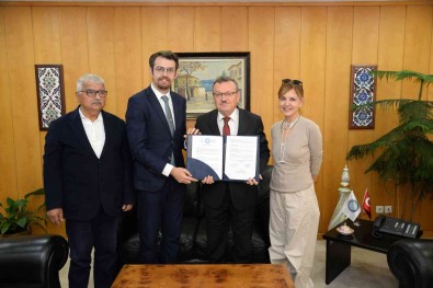 Bursa'da Tip Ögrencilerine Yeni Burs Destegi