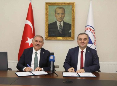 ERÜ Ile ITÜ Arasinda Is Birligi Protokolü Imzalandi