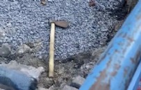 İstanbul'da Atatürk heykeline baltalı saldırı