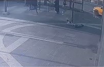 Istanbul'da Bir Adam Sevgilisini Vurarak Intihar Etti