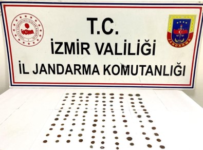 Izmir'de Tarihi Eser Ticaretine Jandarmadan Operasyon
