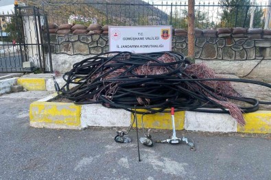 Kablo Hirsizlari Jandarmadan Kaçamadi