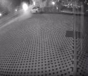 Park Halindeki Araca Çarpip Tarlaya Uçtu