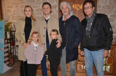 Uygur Kardesler Açiklamasi 'Pandemide Sahneleri Çok Özlemisiz, Tüm Oyunlarimiz Dolu Geçiyor'