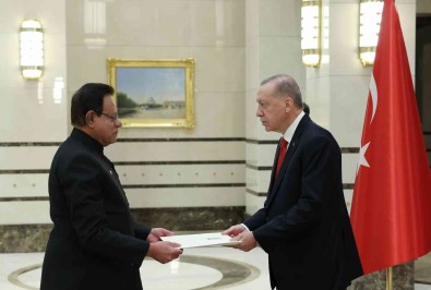 Cumhurbaskani Erdogan, Pakistan Büyükelçisi Junaid'i Kabul Etti