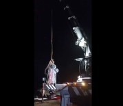 Yaklasik 3 Ay Su Altinda Kalan Araci Dalgiç Ekibi Çikartti