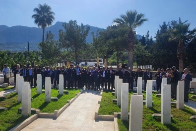 Baris Harekatina Katilan Vanli Gaziler 48 Yil Sonra Kibris'ta