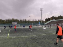 Çayirova'da Ayak Tenisi Turnuvasi