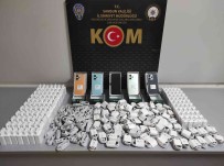 Samsun'da Kaçak Cep Telefonu Ve Adaptörü Ele Geçirildi