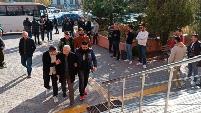 Uyusturucu Operasyonunda 7'Si Infaz Koruma Memuru 13 Kisi Tutuklandi