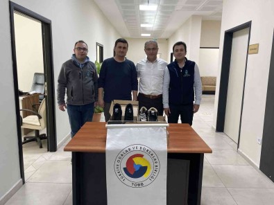 Bursa Ticaret Borsasi Egitim Yardimlarini Sürdürüyor