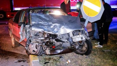 Edirne'de Otomobil Ile Tir Çarpisti Açiklamasi 1 Yarali
