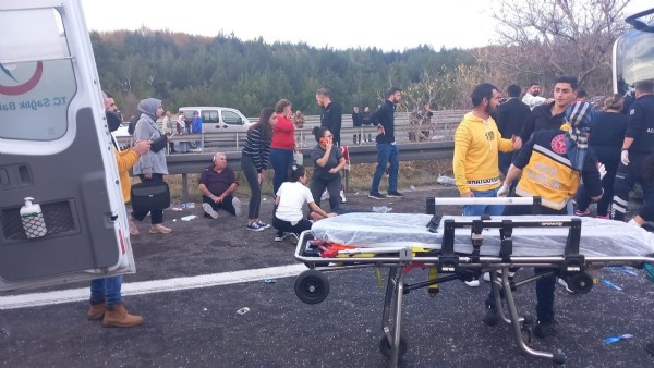 Bolu'da yolcu otobüsü devrildi