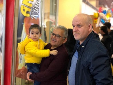 Baskan Büyükkiliç'tan Yöresel Ürünler Fuari Ziyareti