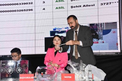 Sosyal Konutta Ardahan'da Kura Heyecani Yasandi