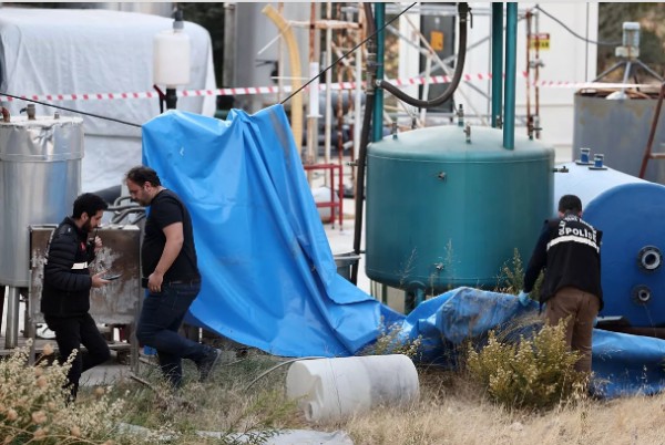 Ege Üniversitesi'nin araştırma merkezinde patlama: 2 yaralı