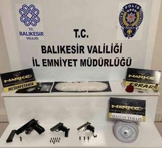 Balikesir'de Uyusturucu Baskininda 13 Gözalti