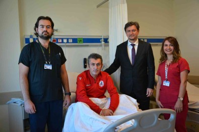 Gögsünden Kötü Huylu Devasa Kitle Çikti