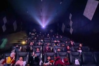 Hayatlarinda Ilk Kez Sinemaya Gittiler