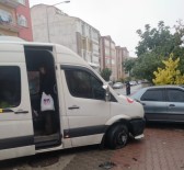 Minibüs Ile Otomobil Çarpisti Açiklamasi 3 Yarali