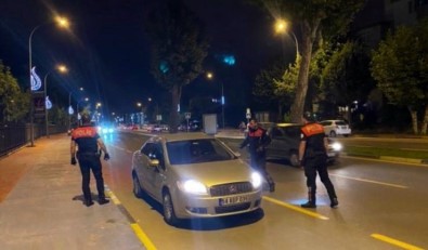 Sakarya'da Fuhus Yapilan 2 Ikamet Mühürlendi