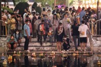 Tayland'daki Loy Krathong Festivali Renkli Görüntülere Sahne Oldu