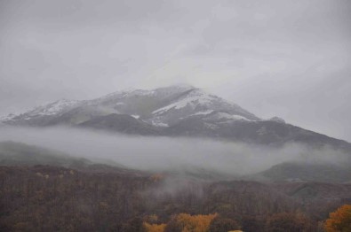 Tunceli'nin Yüksek Kesimlerine Kar Yagdi