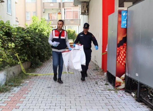 Korkunç olay! Yeni doğan bebek 5. kattan aşağıya atıldı