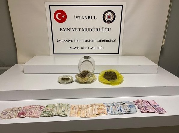 Yarım kilo Bonzai ile suçüstü yakaladılar