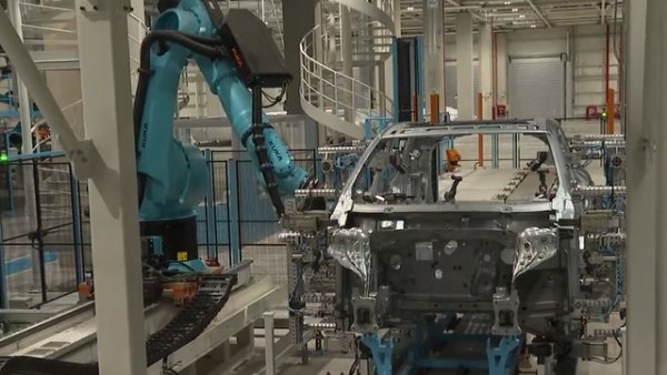 Başkan Erdoğan'ın TOGG fabrikasında inceleme yaptığı yeni görüntüler paylaşıldı!