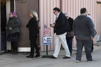 ABD'de Ara Seçimler Açiklamasi Temsilciler Meclisinde Cumhuriyetçiler Önde