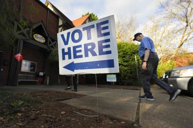 ABD'nin Georgia Eyaletinde Senato Yarisinin Ikinci Tura Kalmasi Bekleniyor