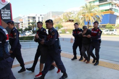 Alanya'da 5'inci kattan atılan bebeğin annesi ve babası gözaltında
