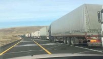 Çildir-Aktas Gümrük Kapisi'nda TIR Kuyrugu Bitmiyor
