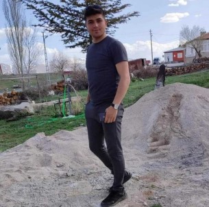 Dogmasini 10 Yil Bekleyen Babasiyla Ayni Kaderi Yasadi