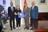 Karesi'de Basarili Ögrenciler Ödüllendirildi