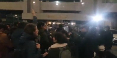 Mansur Yavaş'a protesto! ODTÜ'lüler belediye binasını bastı!
