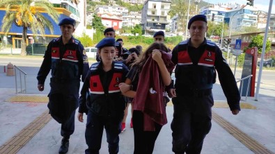 Yeni Dogan Bebegin 5. Kattan Atilmasina Iliskin 3 Kisi Adliyeye Sevk Edildi