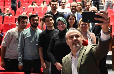 10 Bin Ögrenci, Burslarina Kavustu