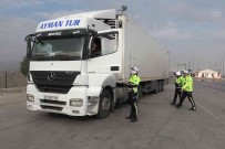 43 Ilin Geçis Güzergahinda 'Kis Lastigi' Denetimi Açiklamasi Uymayanlara Bin 152 Lira Ceza