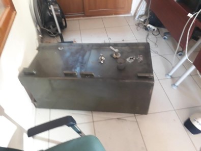Çelik Kasadan 52 Bin Lira Çalan 2 Süpheli Tutuklandi