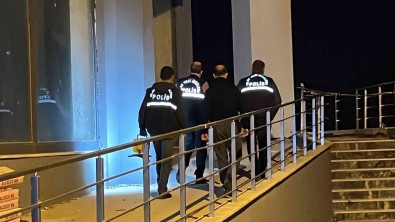 Üniversite Ögrencisi 13. Kattan Düserek Hayatini Kaybetti