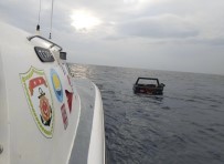 Yunan Unsurlarinin Ölüme Terk Ettigi 12 Göçmeni Sahil Güvenlik Kurtardi