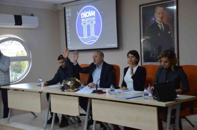 Didim Belediye Meclisi Son Meclis Toplantisini Yapti